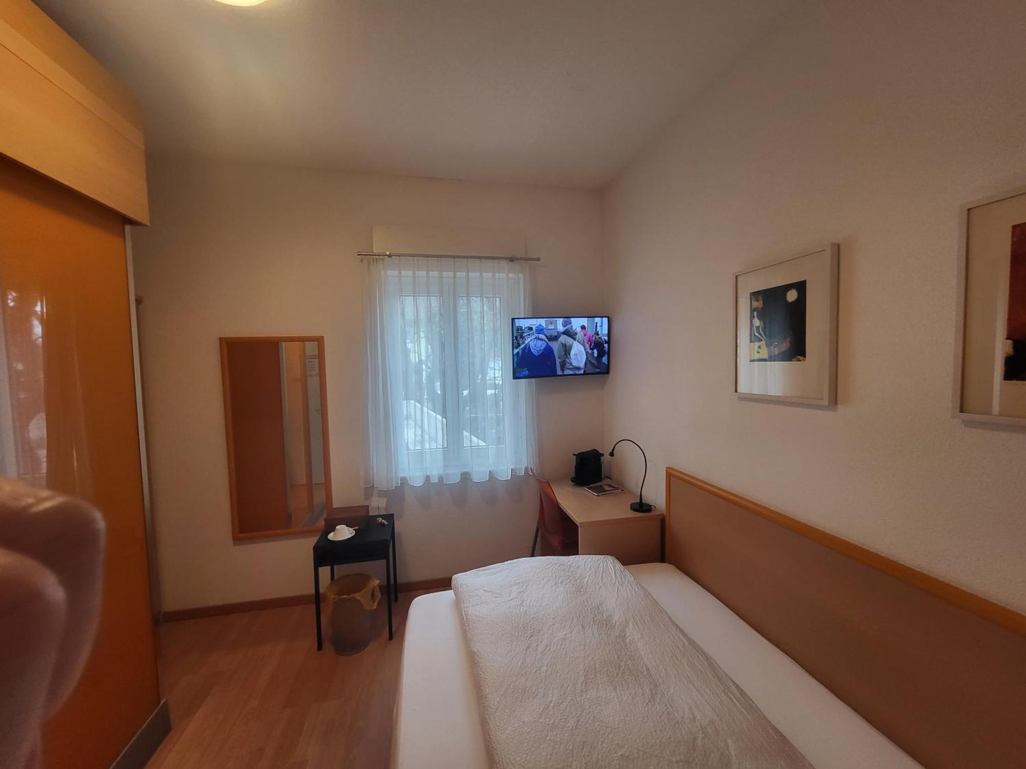 Hotel-Restaurant Eyholz Visp Bilik gambar